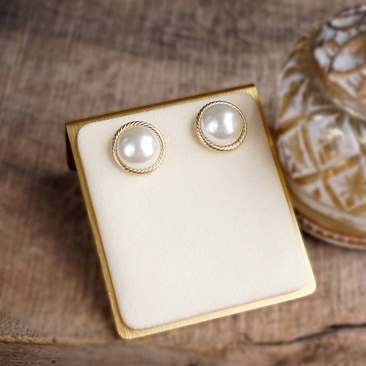 Pearl Stud Earrings – Rope Frame Classic Gold