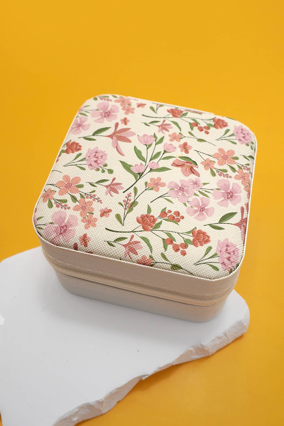 Designed Travel Jewelry Organizer Case