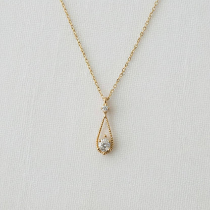 Elegant Waterdrop Gemstone Necklace