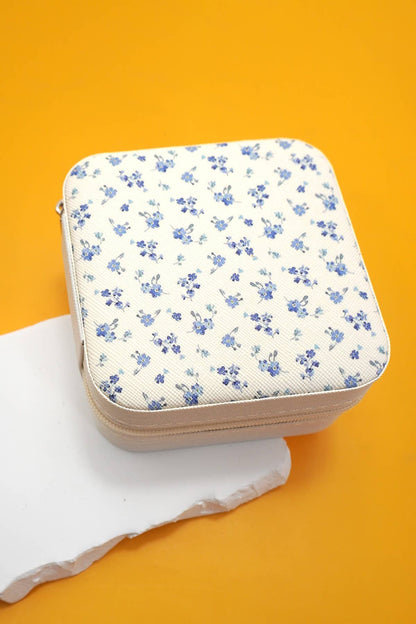 Designed Travel Jewelry Organizer Case