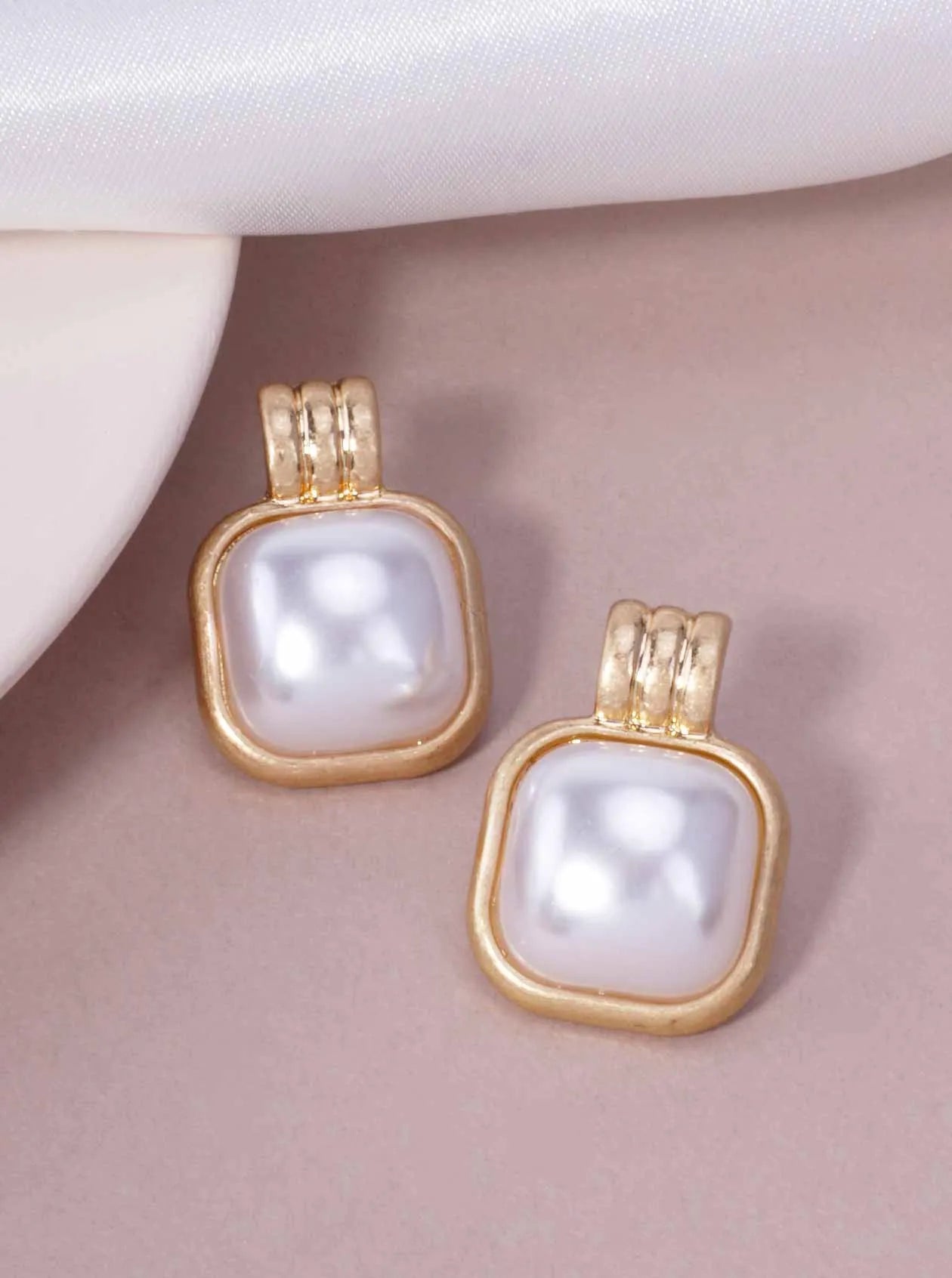 Classic Ribbed Square Pearl Stud Earrings